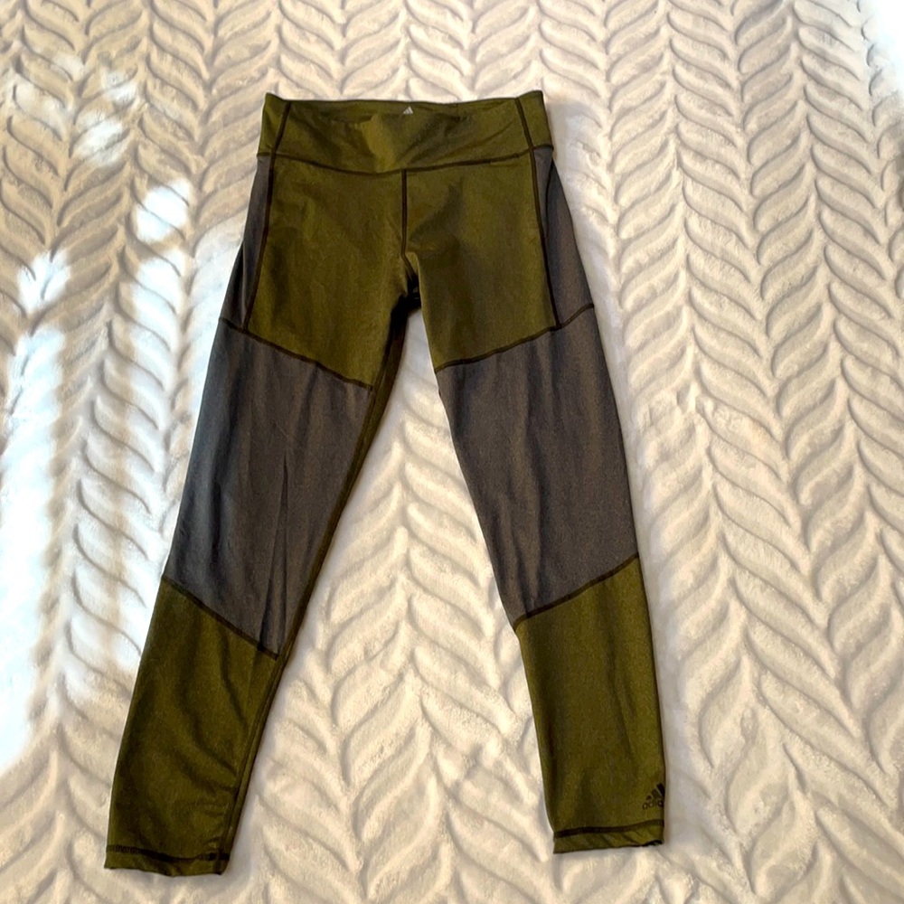 Adidas full length climalite fabric exercise leggings, Excellent condition.